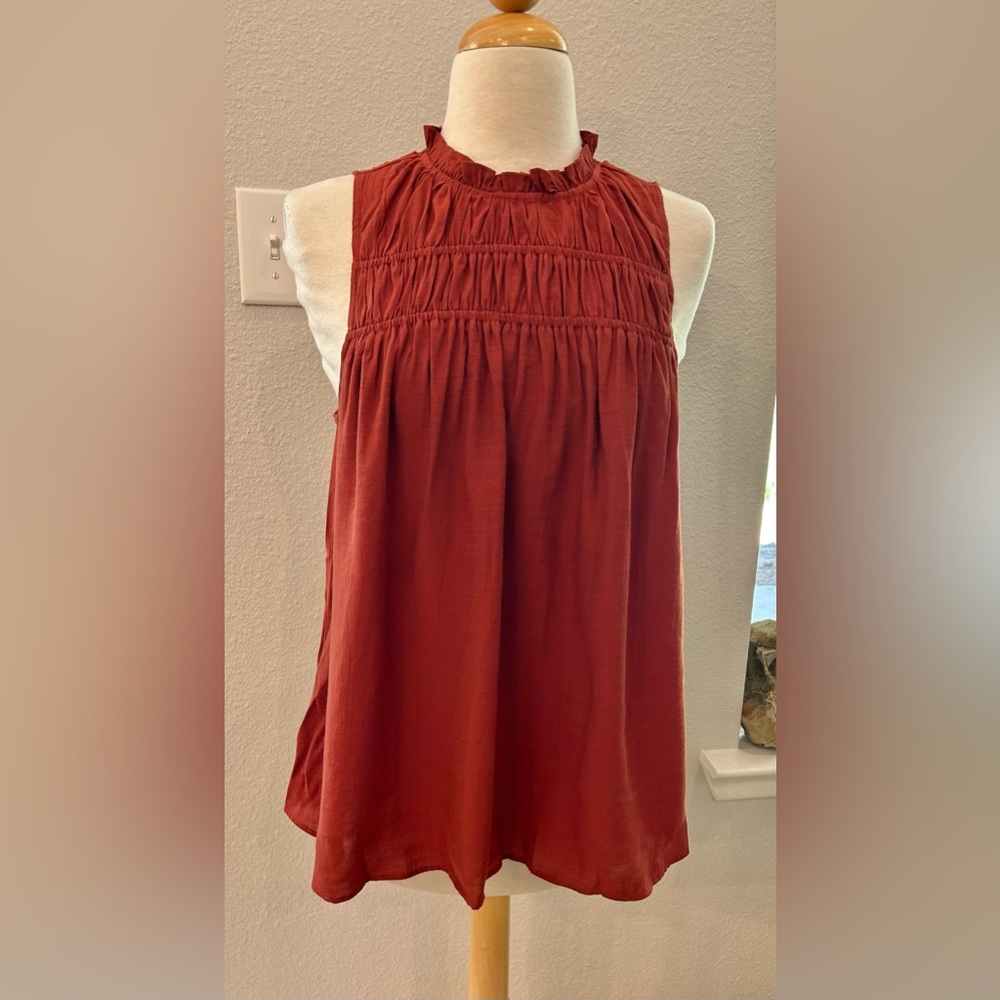 None West‎ rust Sleeveless Smocked High-Neck Top large